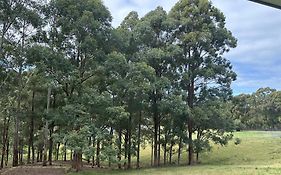 Blueberry Hills On Comleroy Farmstay - Self-Contained Cottages